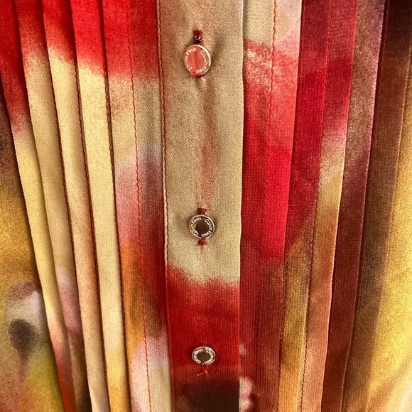 Calvin Klein women’s multi colored blouse button down. - Picture 2 of 3